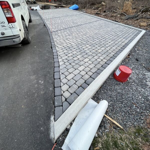 Concrete [Curbing] - Image 3